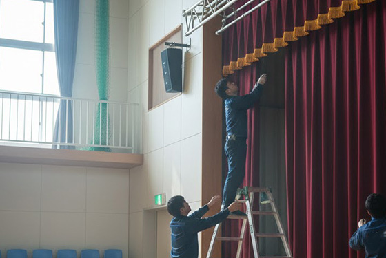 軽作業を含む学校設備の各種取付サポート力